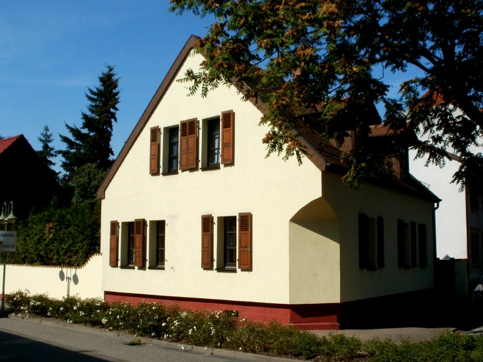 20110831Bahnhofstr1_Neulussheim2
