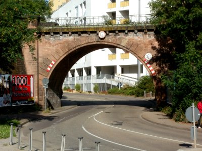 20110906Eisenbahnbruecke_St_Johanner_Str1