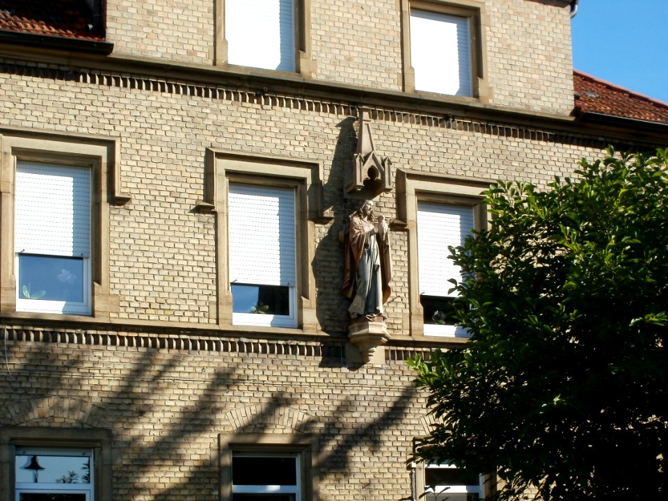 20110910Kath_Pfarrhaus_Bruehl3