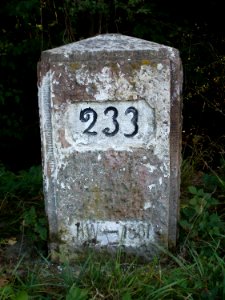 20110914Alter_Rheinkilometer233_1
