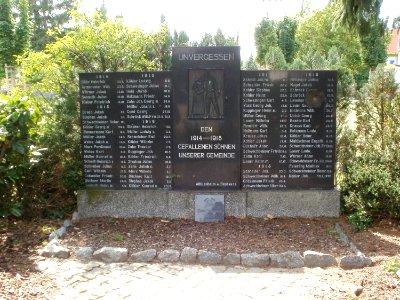 20110624Kriegerdenkmal_Friedhof_Altlussheim
