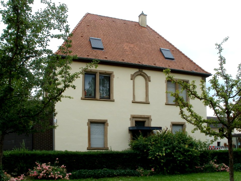 20110623Kath_Pfarrhaus_Oftersheim