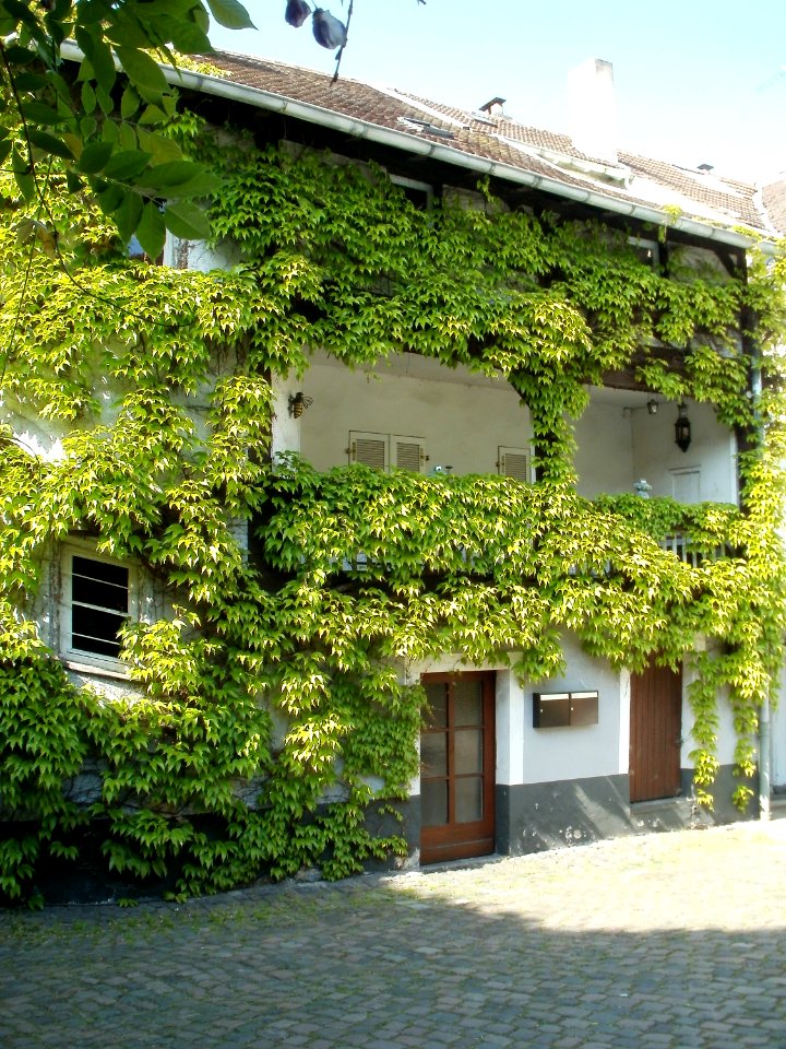 20110504Katholisch_Kirch_Str22_Saarbruecken