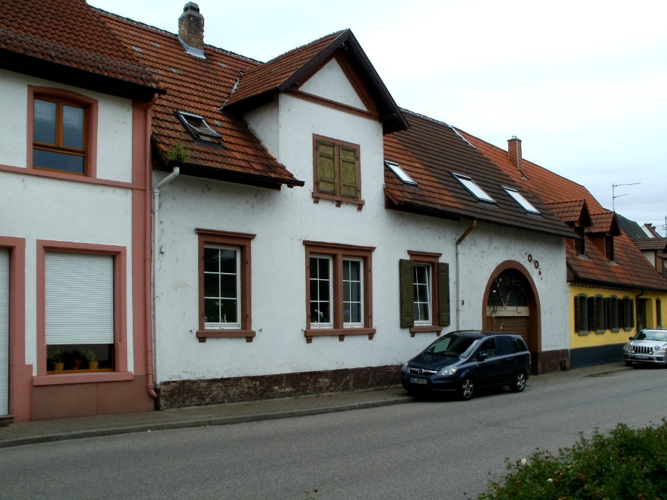 20110625St_Leoner_Str46_Neulussheim1