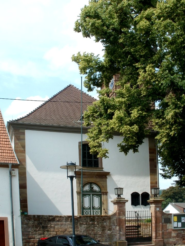 20110604Ev_Kirche_Guedingen1