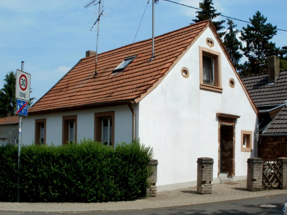 20110604Kirchstr2_Guedingen1