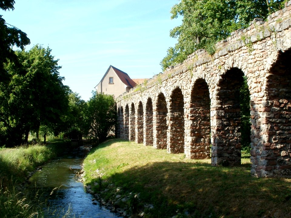 20110529Aquaedukt_und_Knochenmuehle_Schwetzingen