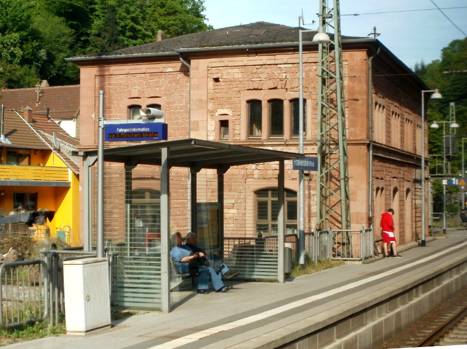 20110505Bahnhof_Frankenstein_Pfalz