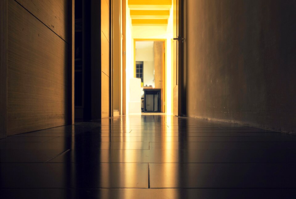 Perspective tiles walls
