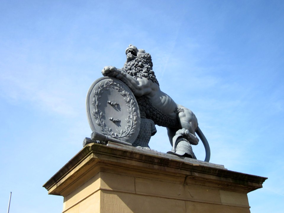 20130316Neues_Schloss_Stuttgart_Loewe