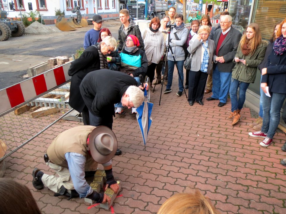 20131107Stolpersteine_Hockenheim01