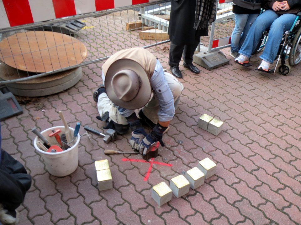 20131107Stolpersteine_Hockenheim03