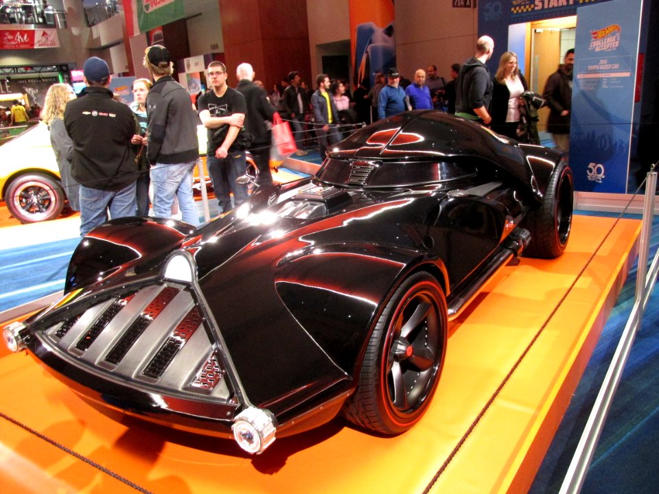 2014_Darth_Vader_Hot_Wheels_car_01
