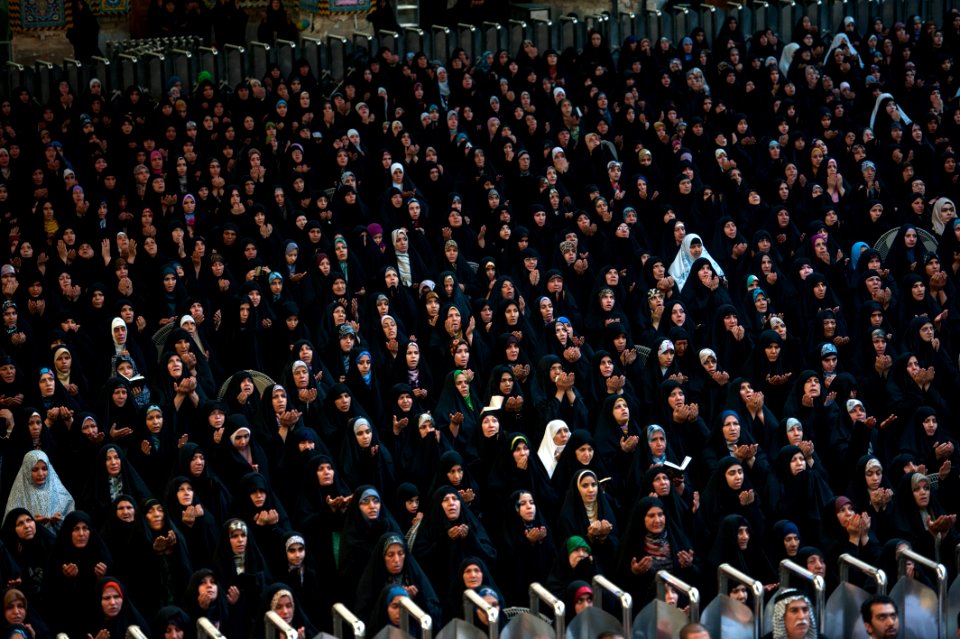 2014_Eid_ul-Fitr_Praying_-_Imam_Ali_Shrine_-_Najaf_4