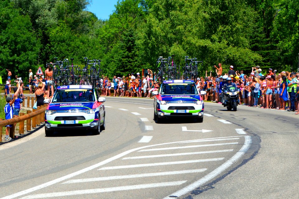 2014_Tour_de_France._Team_car_Lampre-Merida_Mitsubishi._Free_image_Spielvogel._No_copyright