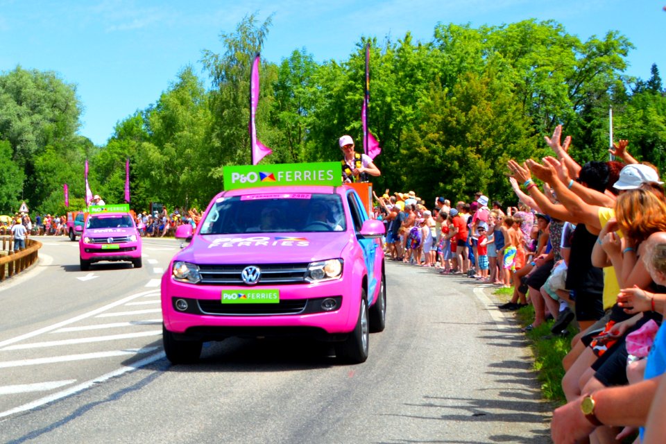2014_Tour_de_France._Caravane_P&O_Ferries_1._Free_image_Spielvogel._Zero_copyright