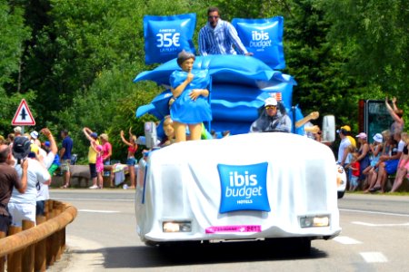 2014_Tour_de_France._Caravane_Ibis_1._Free_image_Spielvogel._Zero_copyright photo