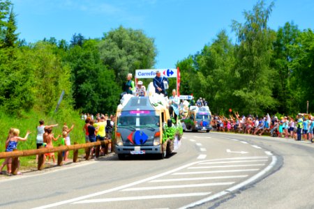 2014_Tour_de_France._Caravane_Carrefour_5._Free_image_Spielvogel._Zero_copyright photo