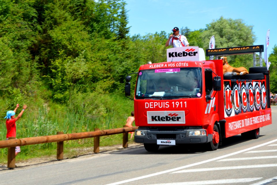 2014_Tour_de_France._Caravane_Kleber_3._Free_image_Spielvogel._Zero_copyright