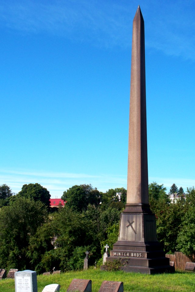 2014-08-29-St-Peter-s-Cemetery-Winter-Bros-03
