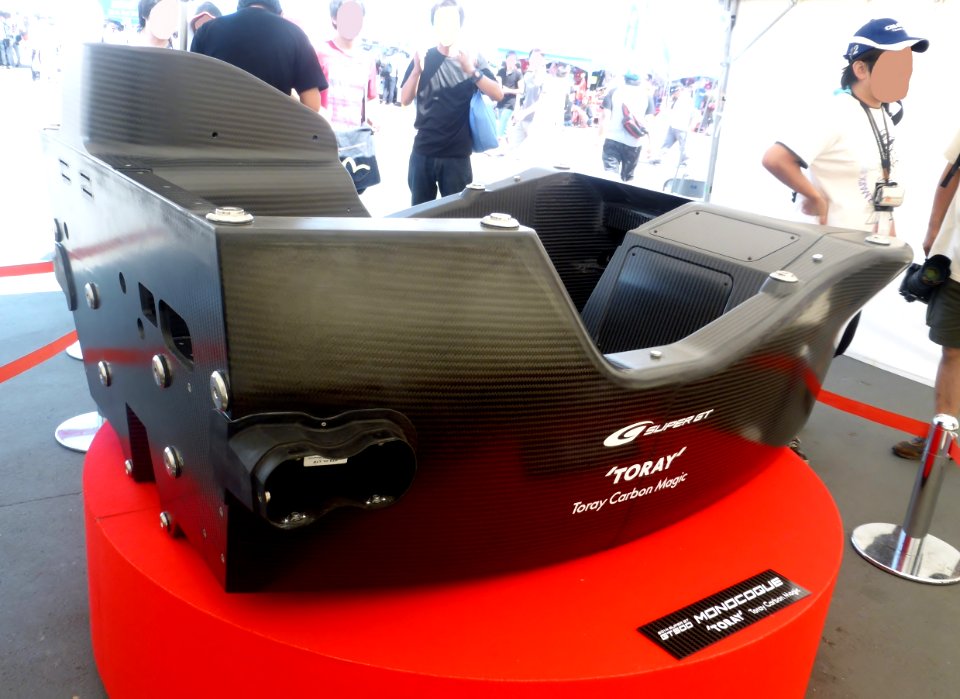 2014_GT500_machine_monocoque