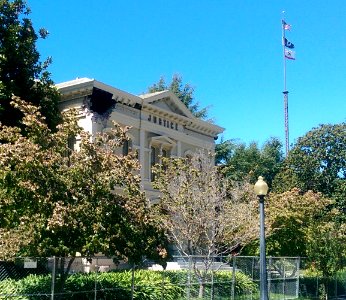 2014_South_Napa_earthquake_Old_Courthouse