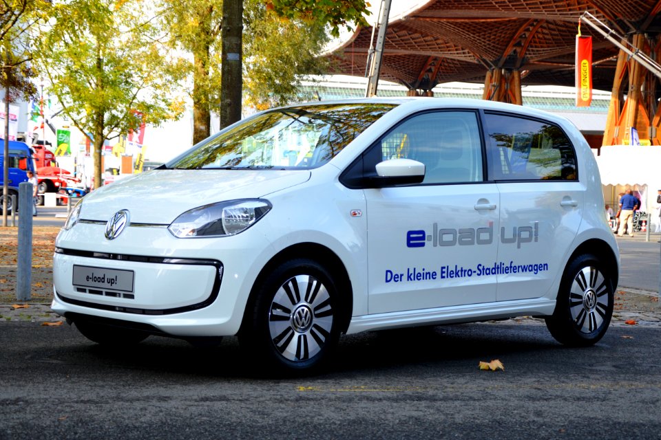 2014_Volkswagen_e-load_up._Spielvogel