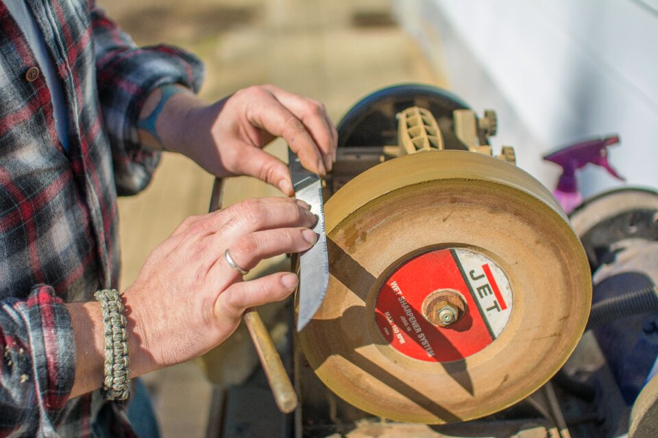Sharpener blade sharpen
