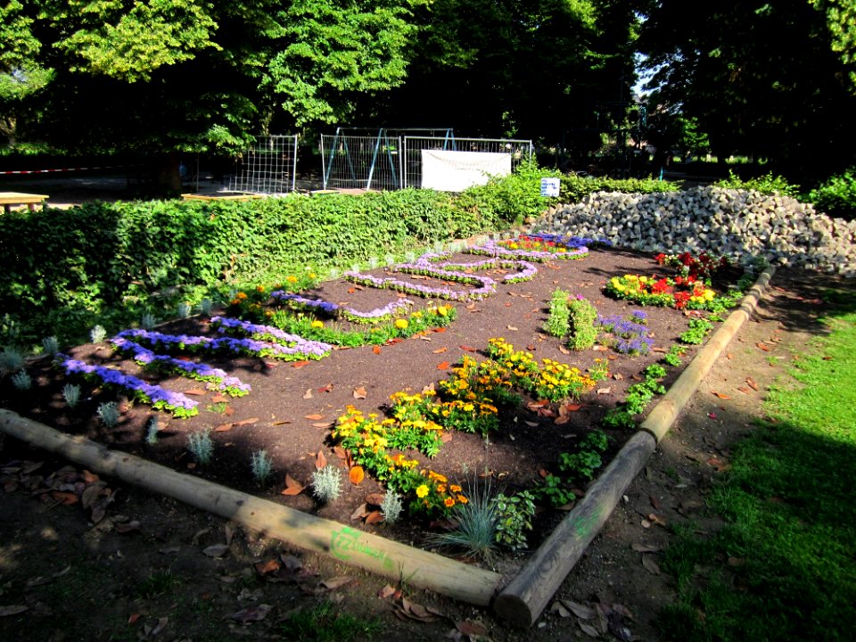 20130702Blumenbeet_Staden1