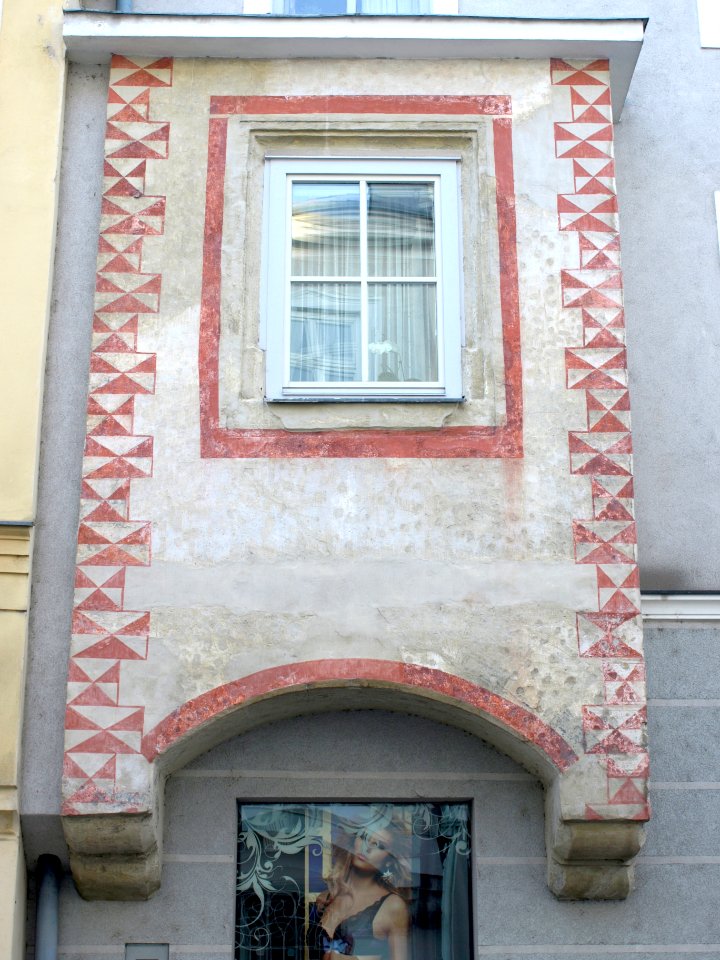 2013.10.19_-_Ybbs_an_der_Donau_-_Wohnhaus_Hauptplatz_2_-_01