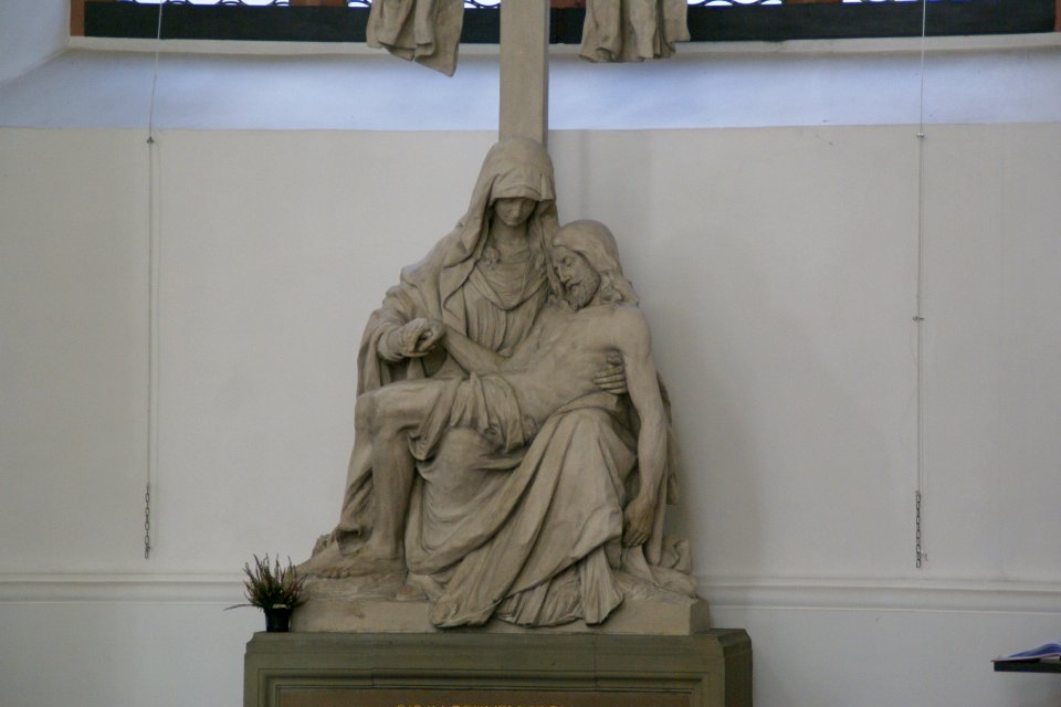 2013.10.01.093541_Pietà_Interior_Jesuitenkirche_Heidelberg