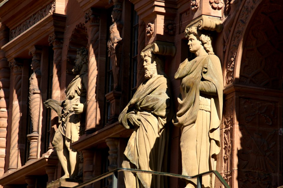 2013.10.01.110919_Statues_Ottheinrichsbau_Castle_Heidelberg