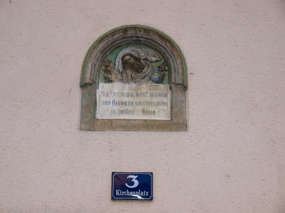 2013.10.19_-_Ybbs_an_der_Donau_-_Wohnhaus_mit_Hauszeichen_Kirchenplatz_3_-_02