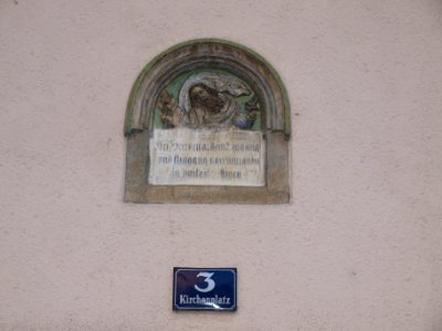 2013.10.19_-_Ybbs_an_der_Donau_-_Wohnhaus_mit_Hauszeichen_Kirchenplatz_3_-_02