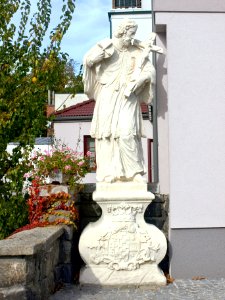 2013.10.21_-_Ybbs_an_der_Donau_-_hl._Johannes_Nepomuk_Burgplatz_8_-_01