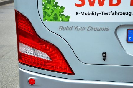 2013_in_Bonn._BYD_ebus_(electrical_bus)._Rear_view_detail._Spielvogel