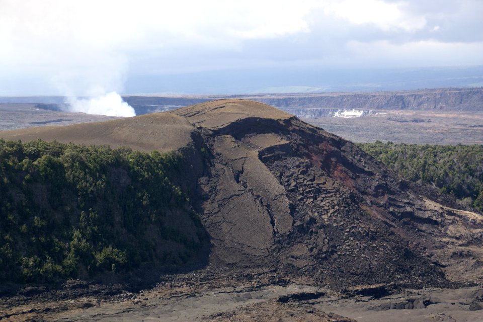2013.10.31.122651_Iki_crater_Kilauea_caldera_Hawaii_Volcanoes_National_Park_Hawaii