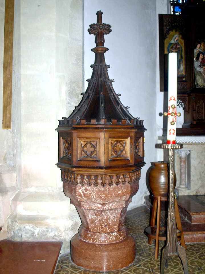 2013.10.26_-_Melk_-_Kath._Pfarrkirche_Mariae_Himmelfahrt_mit_Ölberggruppe_und_Kriegerdenkmal_-_10