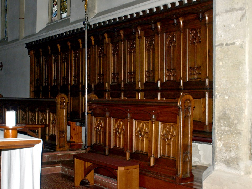 2013.10.26_-_Melk_-_Kath._Pfarrkirche_Mariae_Himmelfahrt_mit_Ölberggruppe_und_Kriegerdenkmal_-_12