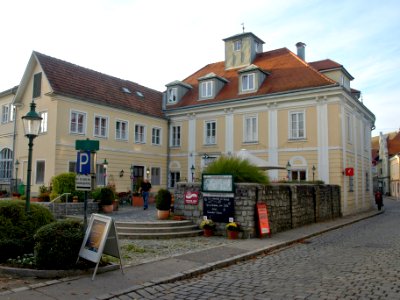 2013.10.19_-_Ybbs_an_der_Donau_-_Ehem._Babenbergerhof,_Gasthaus_Zum_weißen_Lamm_Wiener_Straße_10_-_02