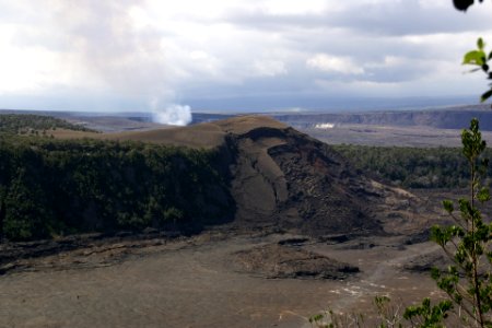 2013.10.31.122617_Iki_crater_Kilauea_caldera_Volcanoes_National_Park_Hawaii