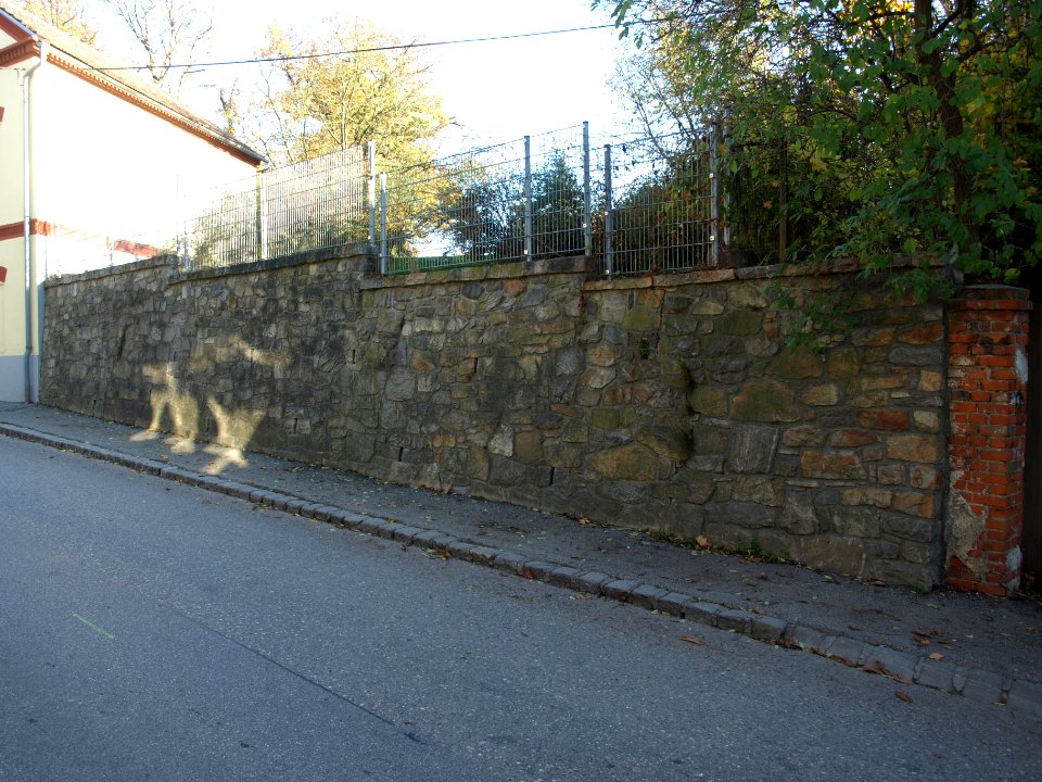 2013.10.26_-_Melk_-_Umfriedung_Abt_Karl-Straße_4_-_01