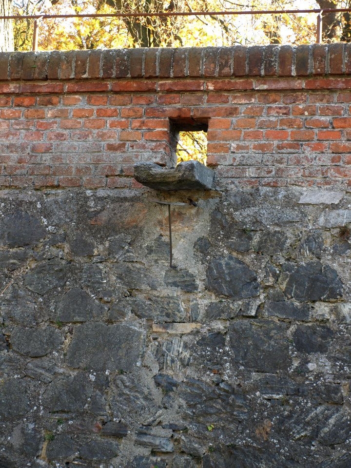2013.10.26_-_Melk_-_Umfriedung_Abt_Karl-Straße_4_-_04