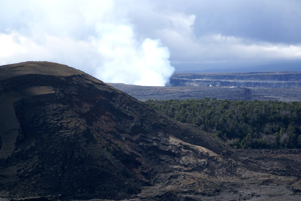 2013.10.31.125825_Iki_Halemaumau_caldera_Hawaii_Volcanoes_National_Park_Hawaii