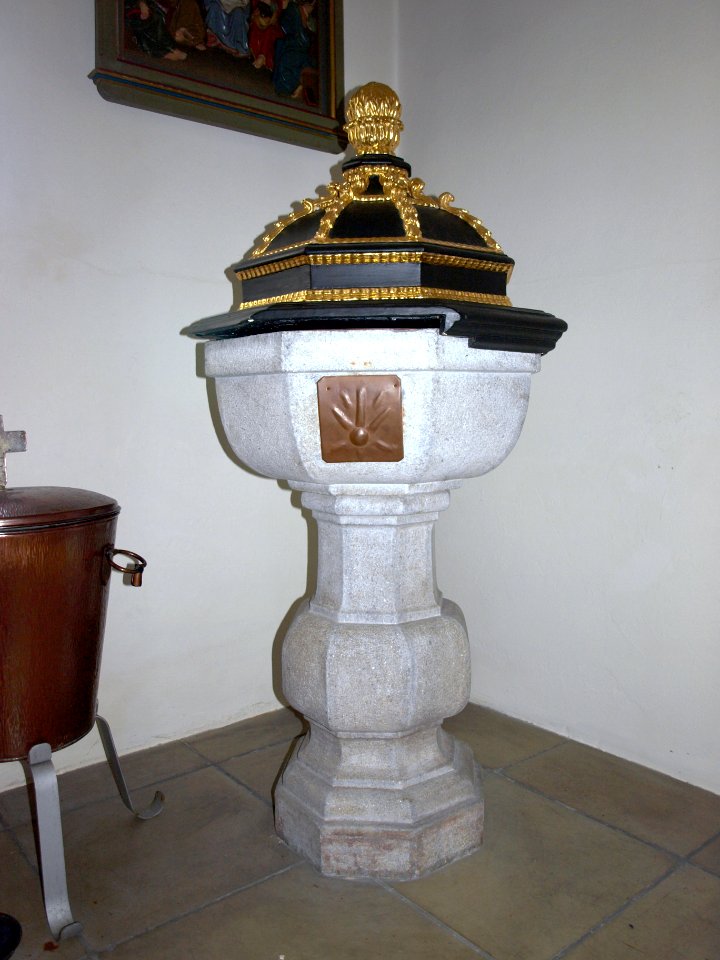 2013.04.28_-_Münichreith-Laimbach_-_Pfarrkirche_hl._Margarethe_und_Friedhof_-_08