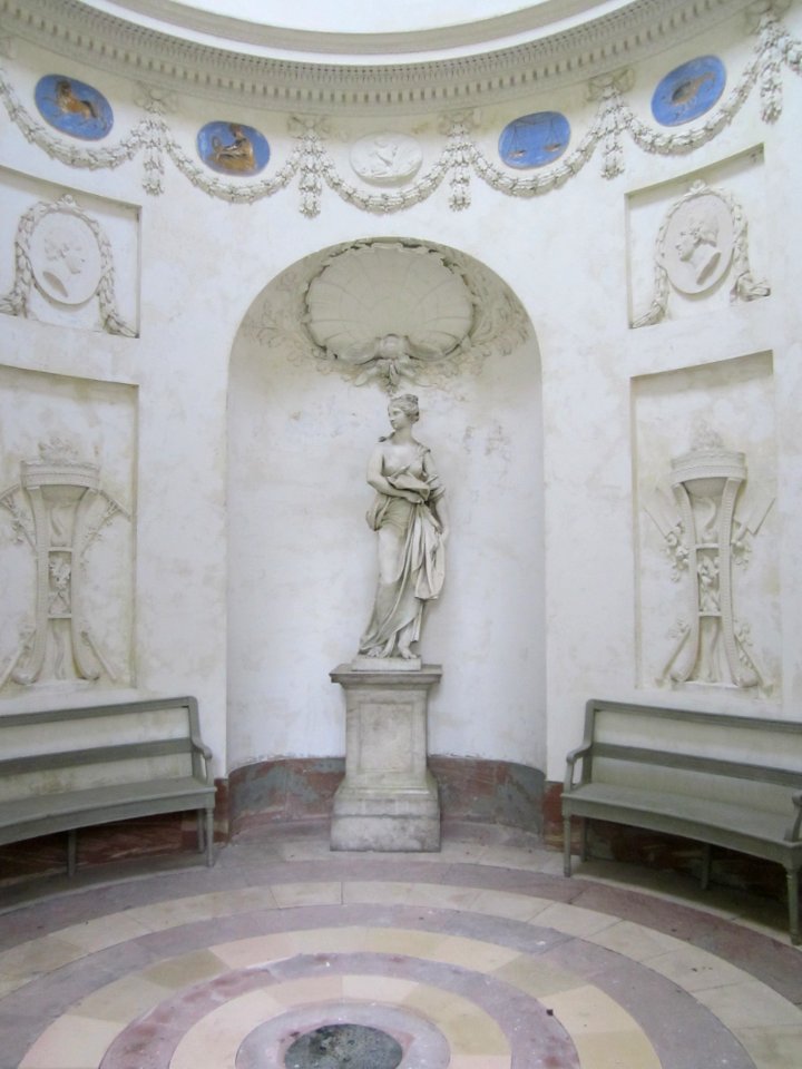 20130504Tempel_Botanik_Schwetzingen1