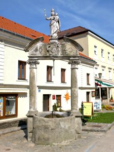 2013.04.24_-_Pöchlarn_-_Marienbrunnen_-_01