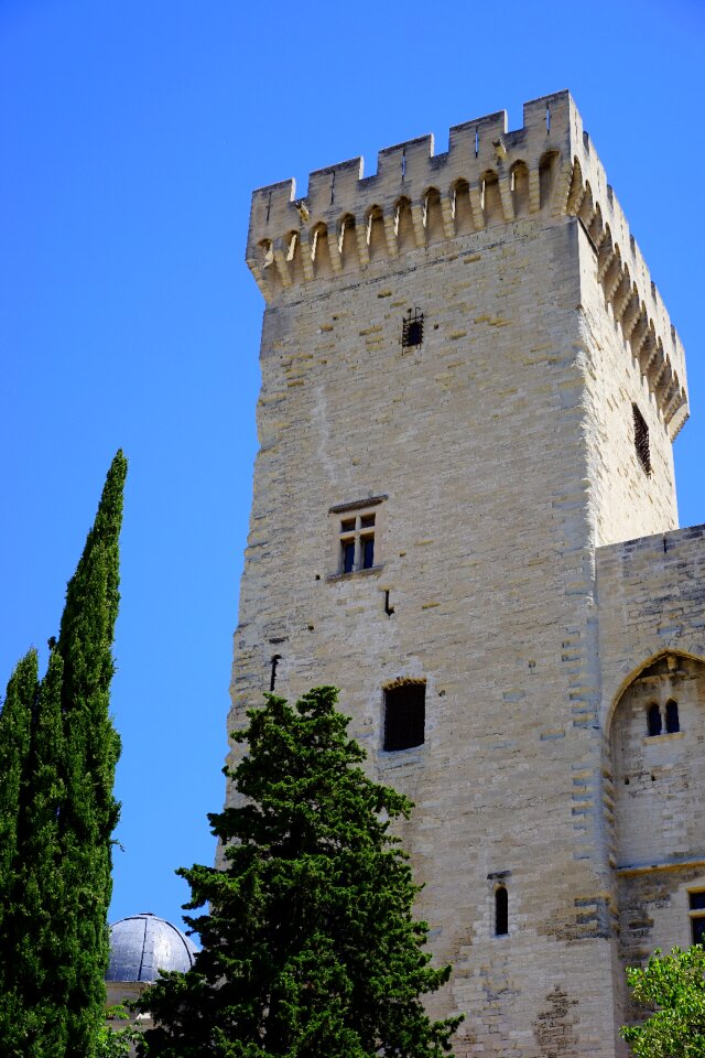 Defense avignon city