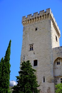Defense avignon city