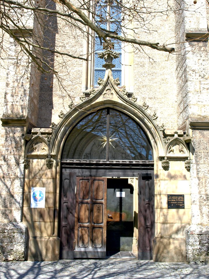 2013.04.15_-_St._Valentin_-_Kath._Pfarrkirche_hl._Valentin_-_02